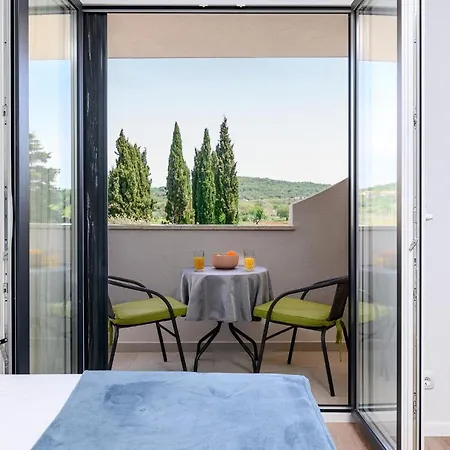 Stunning In With Kitchen *