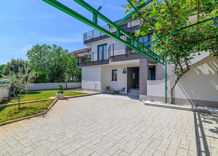 1 Bedroom Amazing In Appartement *